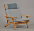 Hans J. Wegner, 1914-2007 Højrygget hvilestol af eg, model GE-375
