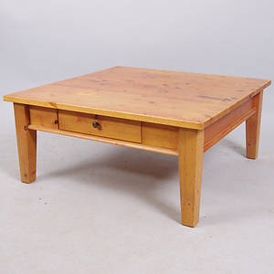 SOFFBORD MED LÅDA, fur, sent 1900-tal.