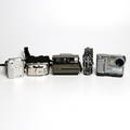 KAMEROR, 6 st, analoga och digitala, bl.a. Polaroid model 320 Land Camera. 192000-tal.