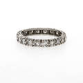 RING, helallians, platina med diamanter, totalt ca 1,0 ct. Vikt 2,7 g.