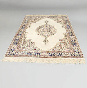 ORIENTALISK MATTA, 272 x 185 cm.