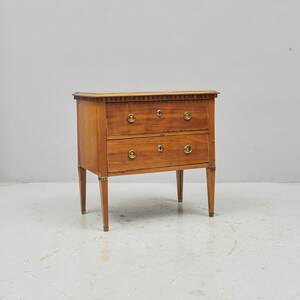 Byrå, Gustaviansk stil. Bredd 72