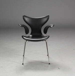 Arne Jacobsen. Mågen  Liljen armstol, 2008