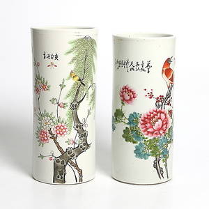 PENSELVASER, 2 st, porslin, Kina, 1900-tal.