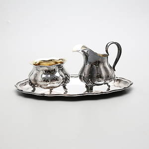 GRÄDDKANNA, SOCKERSKÅL samt BRICKA, silver, 243 gram.