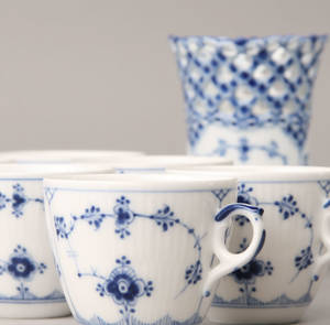 Kgl. P. Musselmalet. Lysestager, kaffekopper m.m. 19