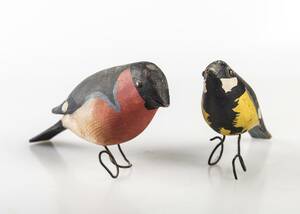 FÅGLAR, 2 st, bemålade