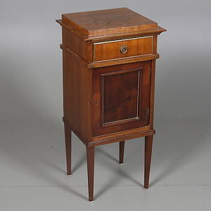 NATTDUKSBORD, gustaviansk stil, 1900-tal.