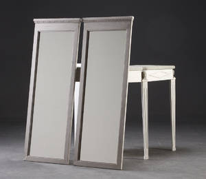 Par Gustaviansk form konsoller med spejle 2