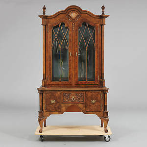 VITRINSKÅP, 1900-tal.