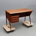 SKRIVBORD, teak, möjligen Danmark, omkring 1900-tales mitt.