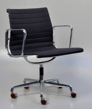Charles Eames. Kontorstol, model EA-108117