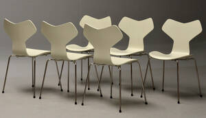 Arne Jacobsen. Sæt på seks Grand Prix stole, model 3130 6 