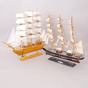 FARTYGSMODELLER, 2 stycken, bl.a. Cutty Sark.