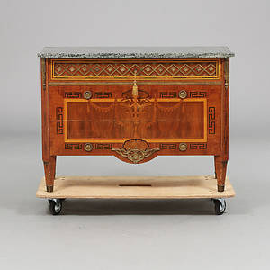 BYRÅ, gustaviansk stil, 1900-tal.