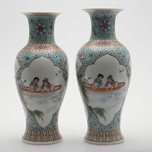 VASER, ett par, porslin, Kina, 1900-tal.