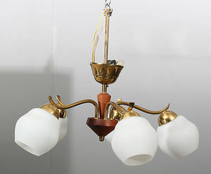 TAKLAMPA, metall och teak, 5 armar med glaskupor, 1950-tal.