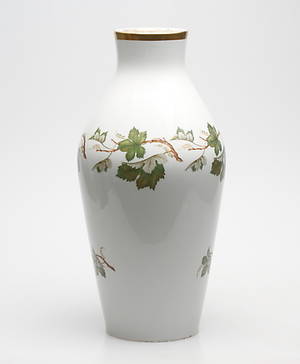 GOLVURNA, porslin, Hackefors, 1900-tal.