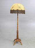 GOLVLAMPA, 1900-talets första hälft.