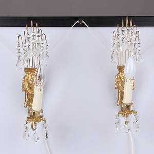 VÄGGLAMPETTER, ett par, med prismor, 1900-tal.