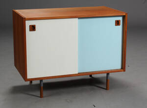 Dansk møbelproducent. Skænk fineret med teaktræ, 