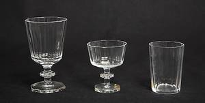 GLASSERVISDELAR, 17 delar,   Karlberg   Elis Bergh, Kosta.