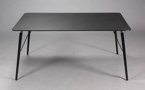 Henrik Pedersen. Spisebord Model Air, 160x100, sort