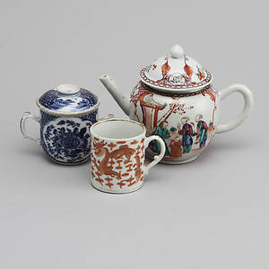 KANNA, KOPP MED LOCK samt KOPP, porslin, Kina, 17001800-tal.