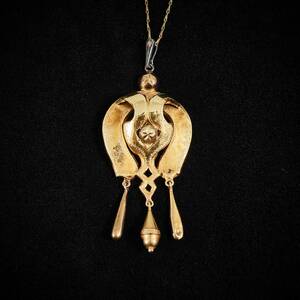 Halsband med hänge, 18k guld. Vikt 7 g