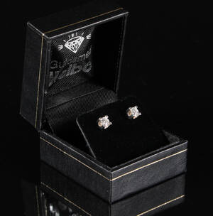 Ruben Svart. Par brillant ørestikker, 0.55 ct. 2