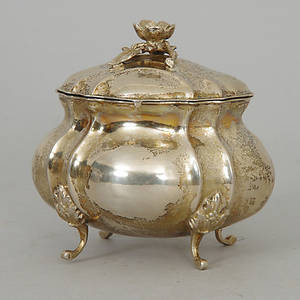 SOCKERSKÅL, silver, rokokostil, 1900-tal.