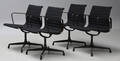 Charles Eames. Sæt på fire armstole, Black 4 
