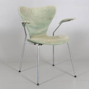 KARMSTOL, Sjuan, Arne Jacobsen för Fritz Hansen, Danmark, 1900-tal.