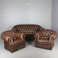 SOFFGRUPP, 3 delar, skinn, Chesterfield, 1900-talets senare hälft.