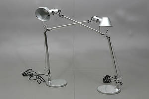 BORDSLAMPOR, metall, 2 stycken, Artemide, Tolomeo, Italien.