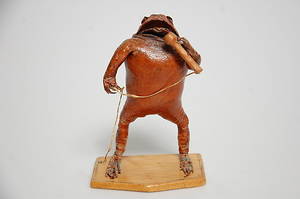 GRODA, uppstoppad 1900-talets mitt.