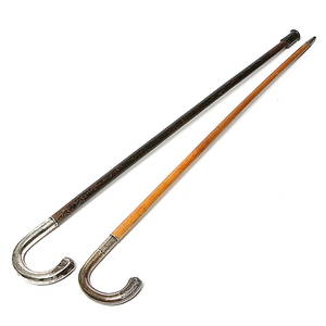 KÄPPAR med SILVERKRYCKA, 2 st. 1900-talets första hälft.