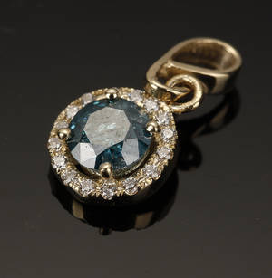 Diamantvedhæng, i alt ca. 0.88 ct.