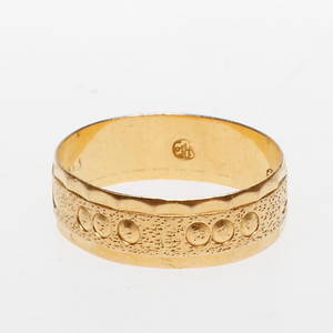 RING, 21k guld, vikt ca 3,3 gr.