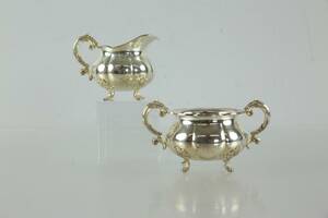 GRÄDDKANNA samt SOCKERSKÅL, silver, rokokostil, 456 g