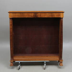 BOKHYLLA, Karl Johan-stil, 1900-talets första kvartal.