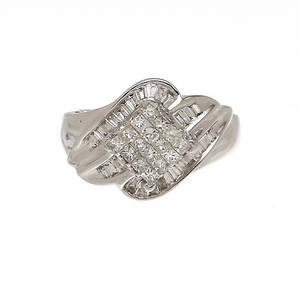 RING, 14k vitguld med diamanter, totalt ca 1,50 ct.
