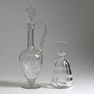 KARAFFER, 2 st, kristall, bl.a. Orrefors. 1900-talets första hälft.