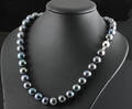 Fresh water pearl necklace in gold