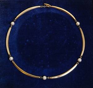 HALSBAND,  14 K, guld med odlade pärlor.