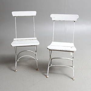 STOLAR, 2 st, s k bryggeristolar, 1900-talets första hälft.