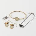 MARC BY MARC JACOBS, 2 st armband samt 2 par örhängen
