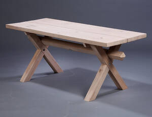 Staunkær Savværk. Plankebord af massivt kirsebærtræ