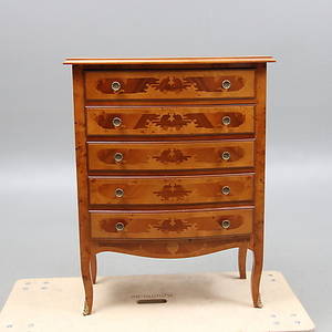 BYRÅ, Louis XV-stil, 1900-tal.