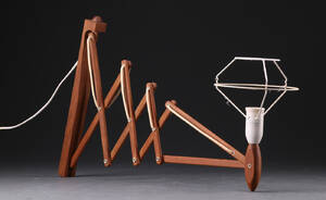 Erik Hansen for Le Klint. Sakselampe af eg, model 332